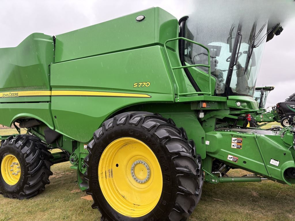 2024 John Deere S770 Combine