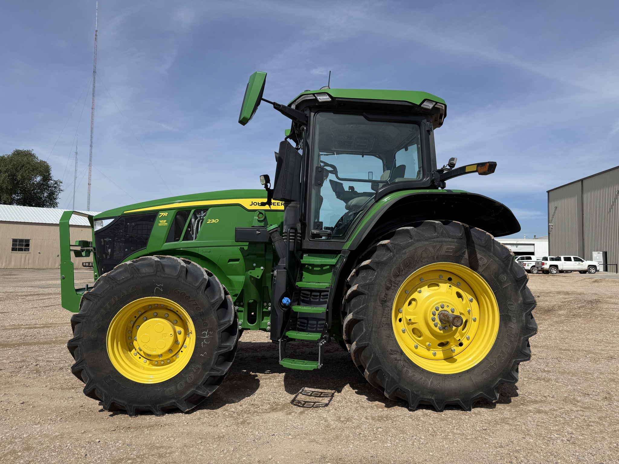 2025 John Deere 7R 230 Tractor