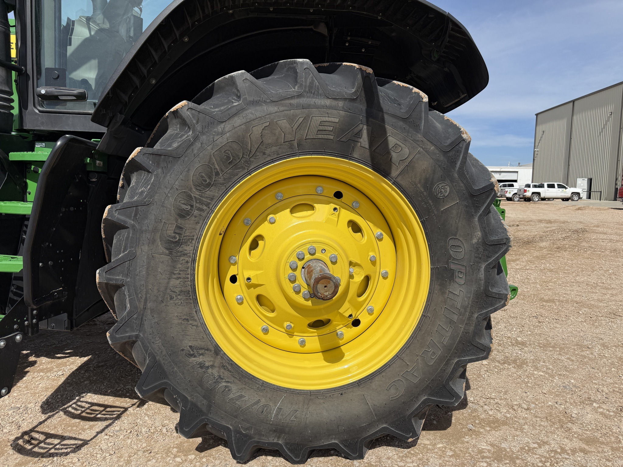2025 John Deere 7R 230 Tractor