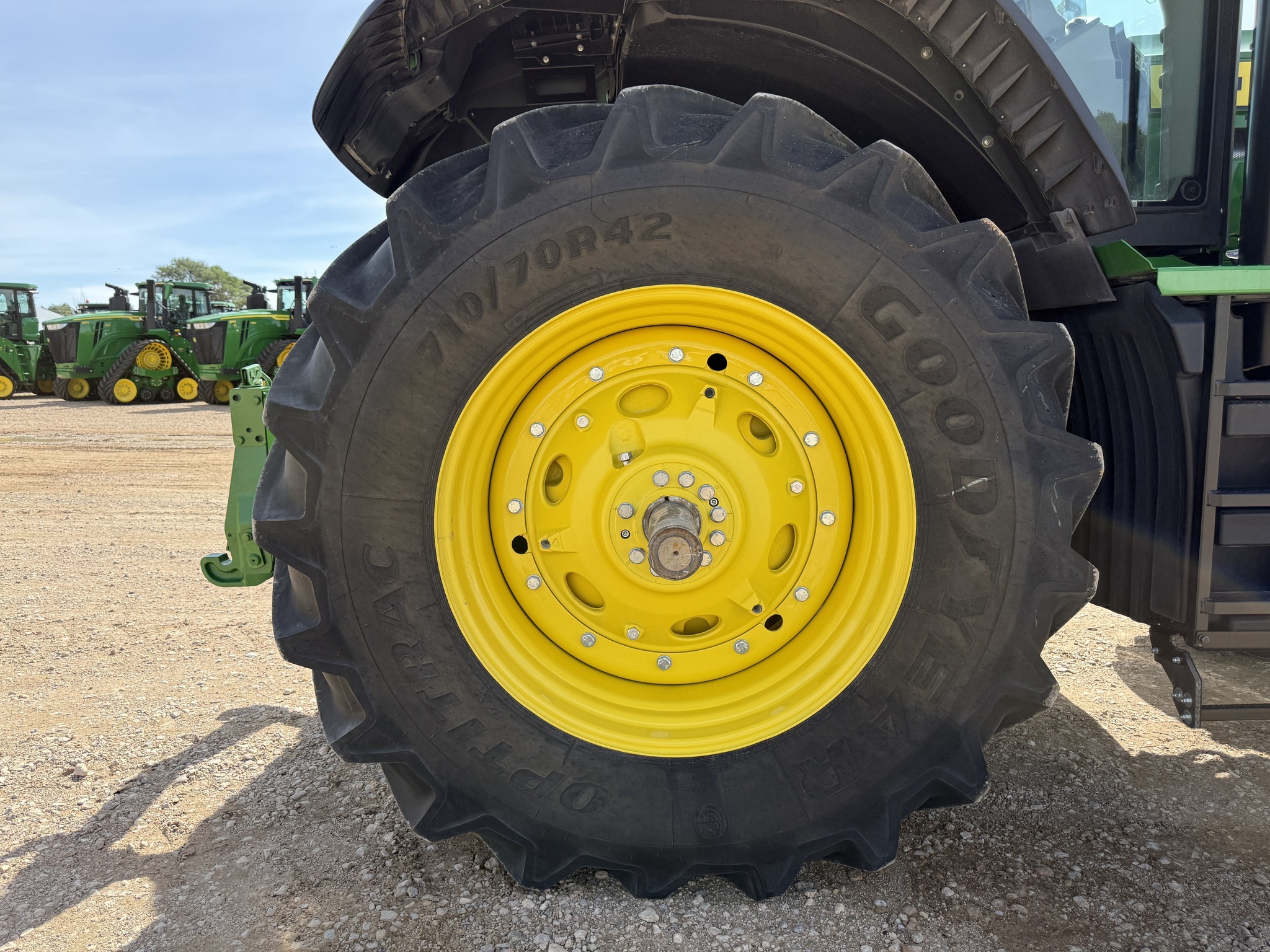 2025 John Deere 7R 230 Tractor