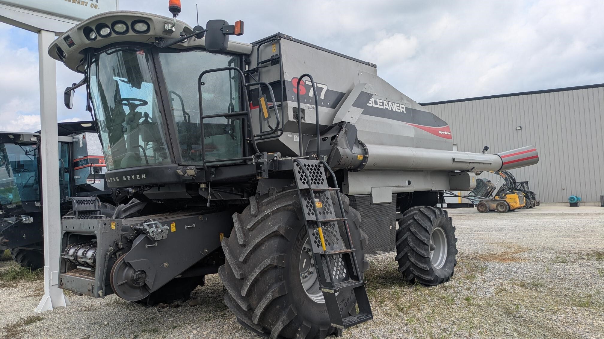 2013 Gleaner S77 Combine
