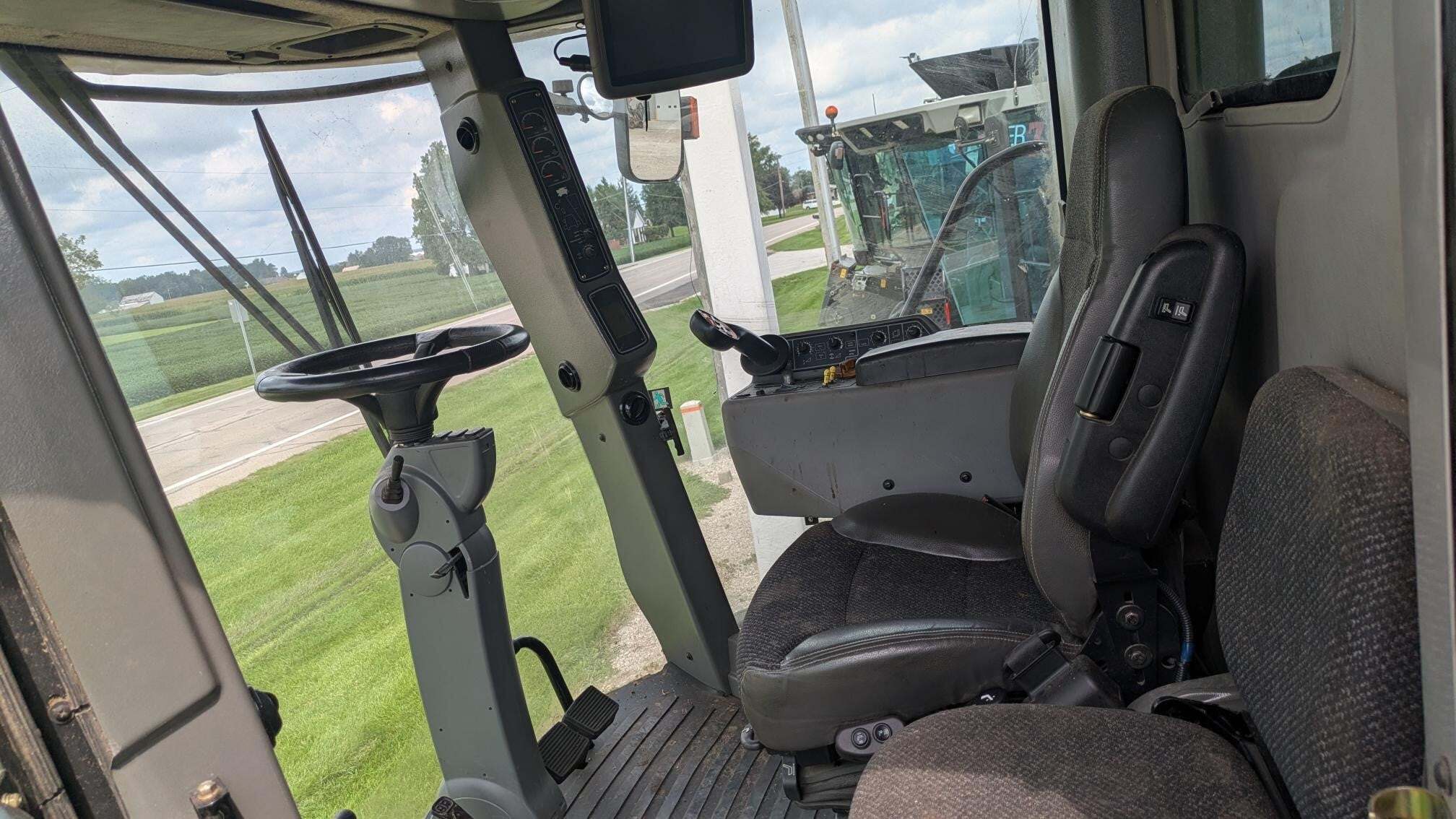 2013 Gleaner S77 Combine