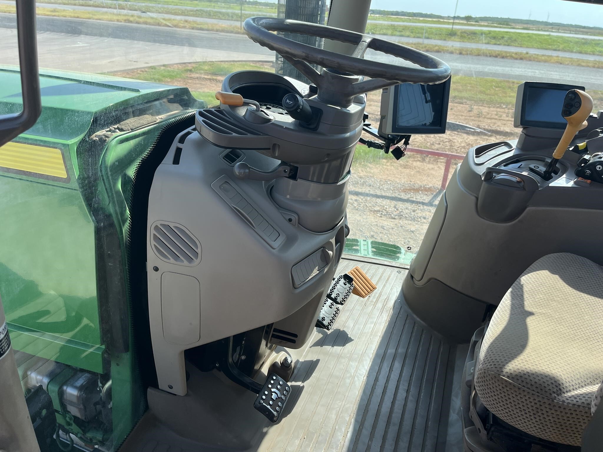 2014 John Deere 6210R Tractor