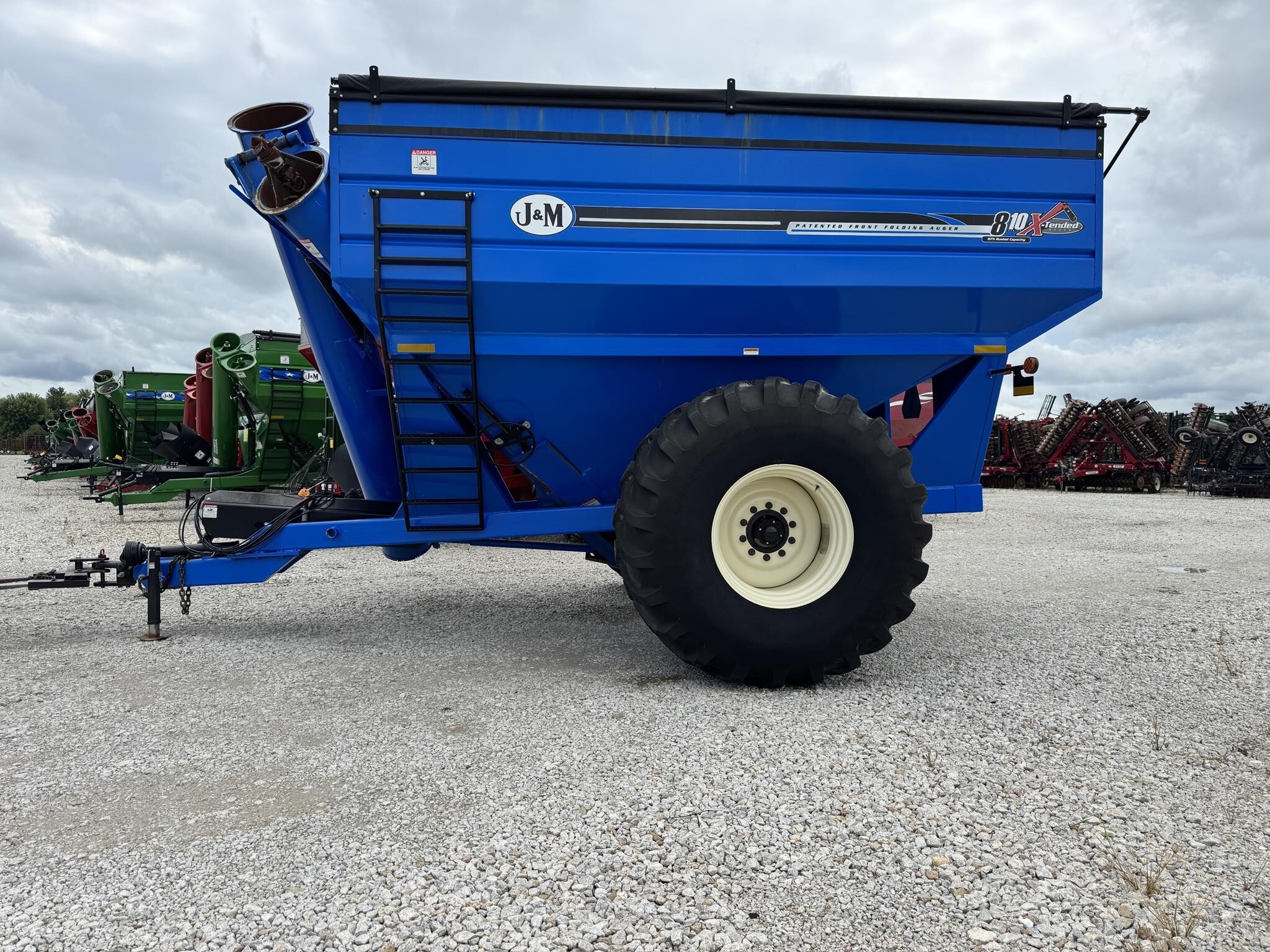 2014 J&M 812-18 Grain Cart
