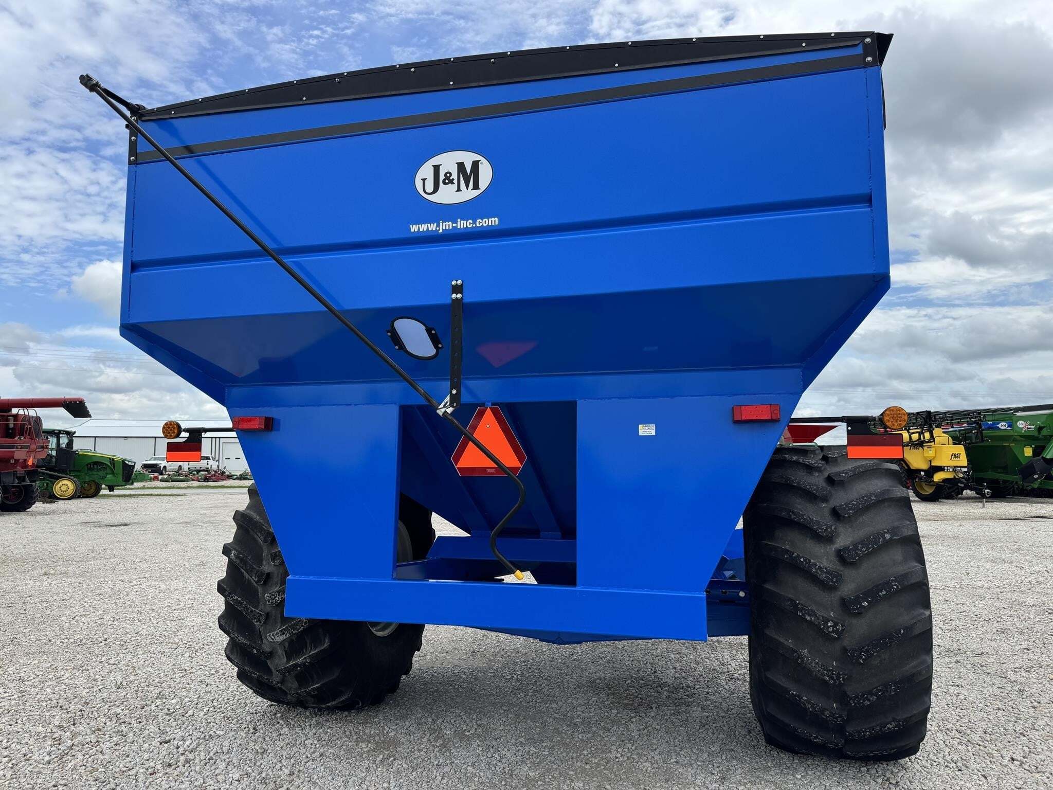 2014 J&M 812-18 Grain Cart