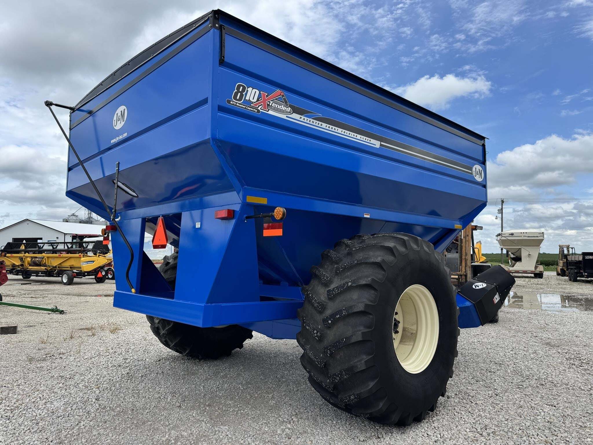 2014 J&M 812-18 Grain Cart