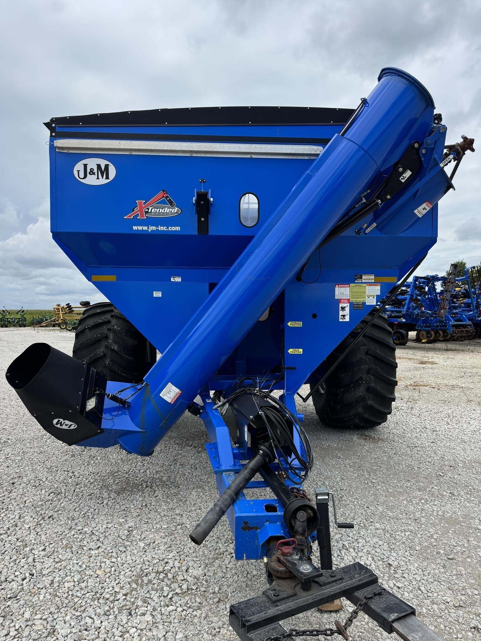 2014 J&M 812-18 Grain Cart