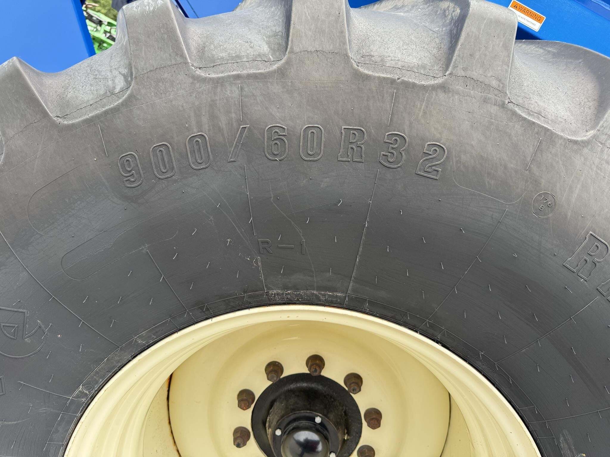 2014 J&M 812-18 Grain Cart