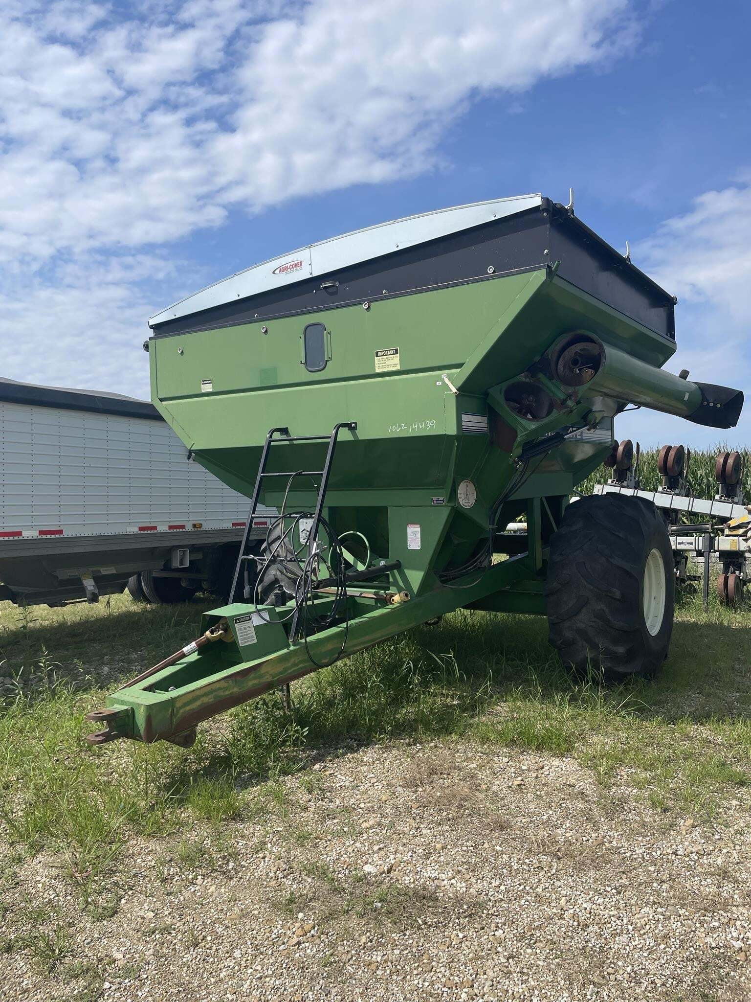  Brent 472 Grain Cart