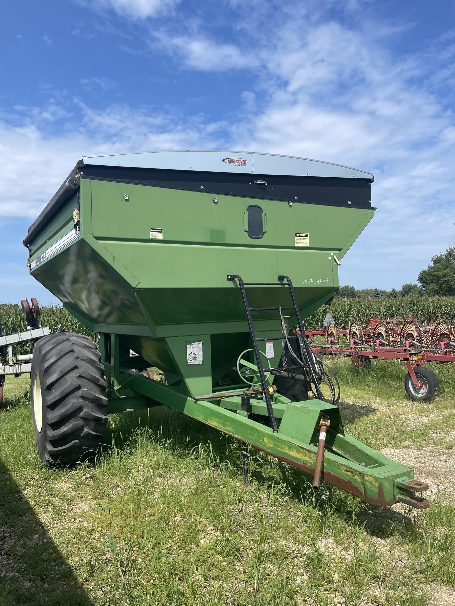  Brent 472 Grain Cart