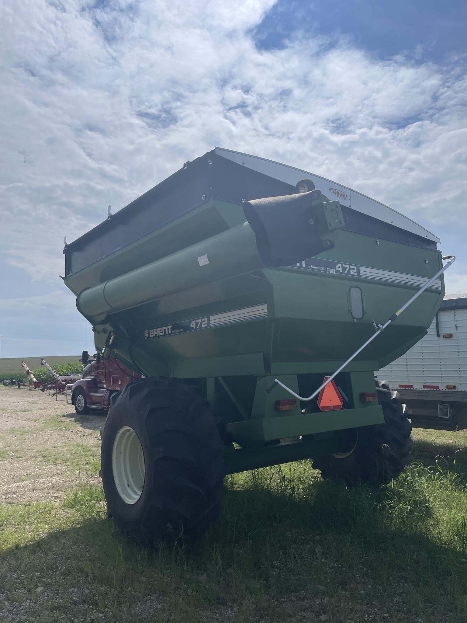  Brent 472 Grain Cart