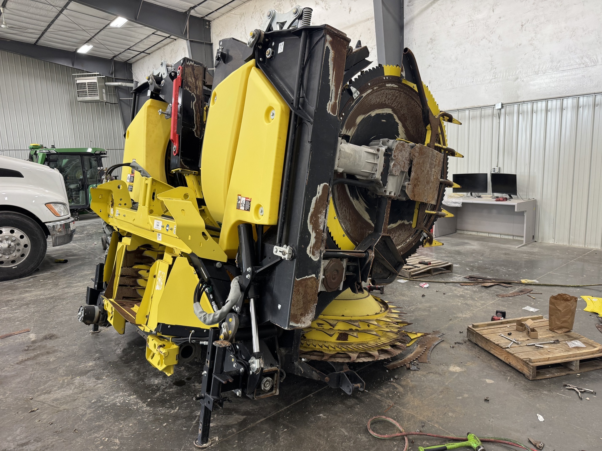 2022 John Deere 772 Corn Head