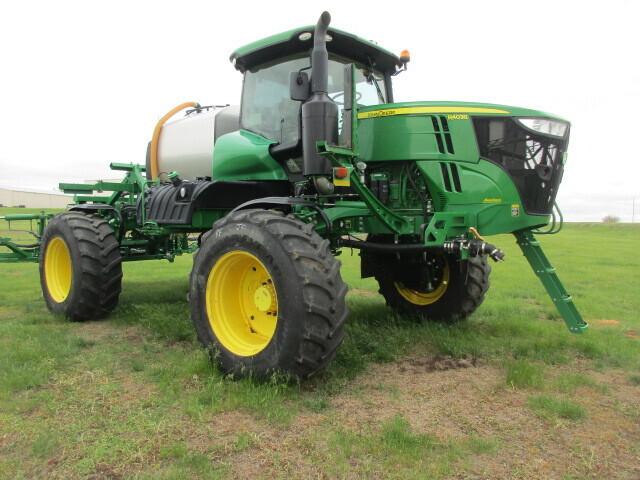2019 John Deere R4038 Self-Propelled Sprayer
