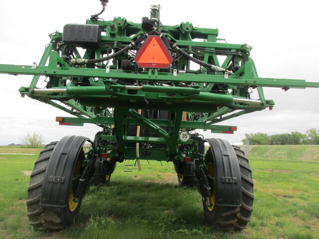 2019 John Deere R4038 Self-Propelled Sprayer