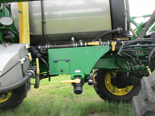 2019 John Deere R4038 Self-Propelled Sprayer