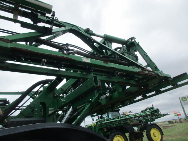 2019 John Deere R4038 Self-Propelled Sprayer