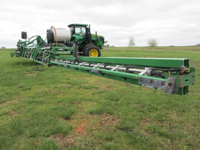 2019 John Deere R4038 Self-Propelled Sprayer