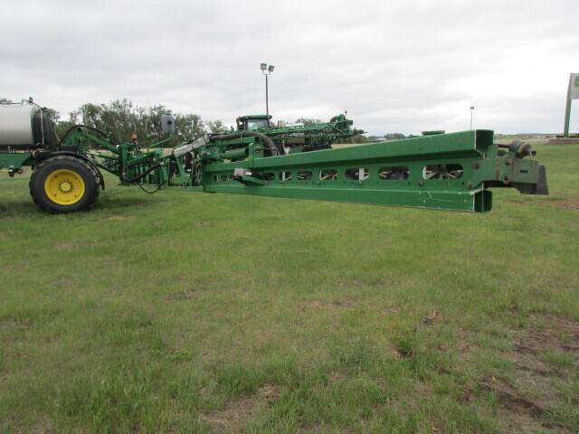 2019 John Deere R4038 Self-Propelled Sprayer