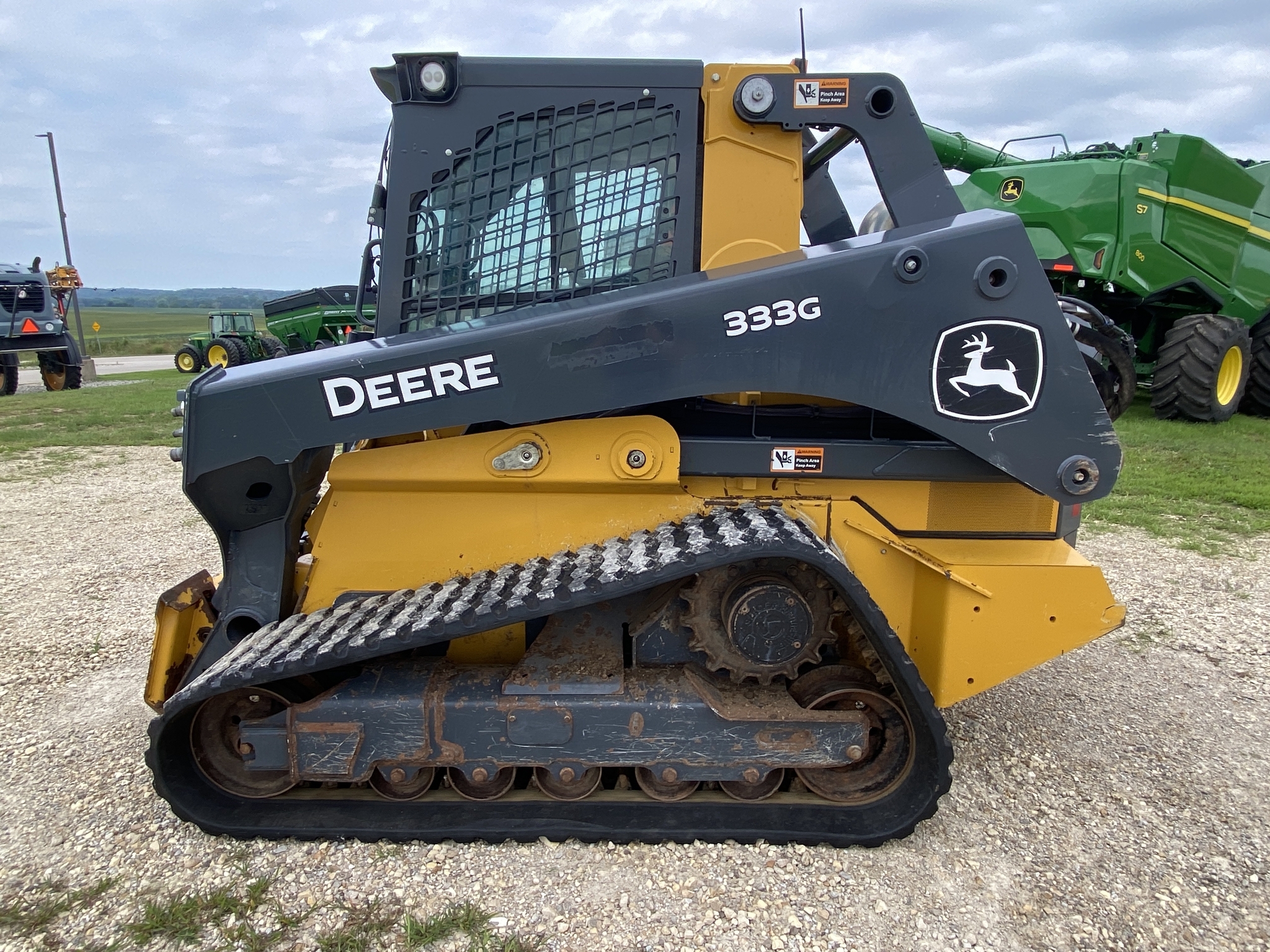 2022 Deere 333G Skid Steer