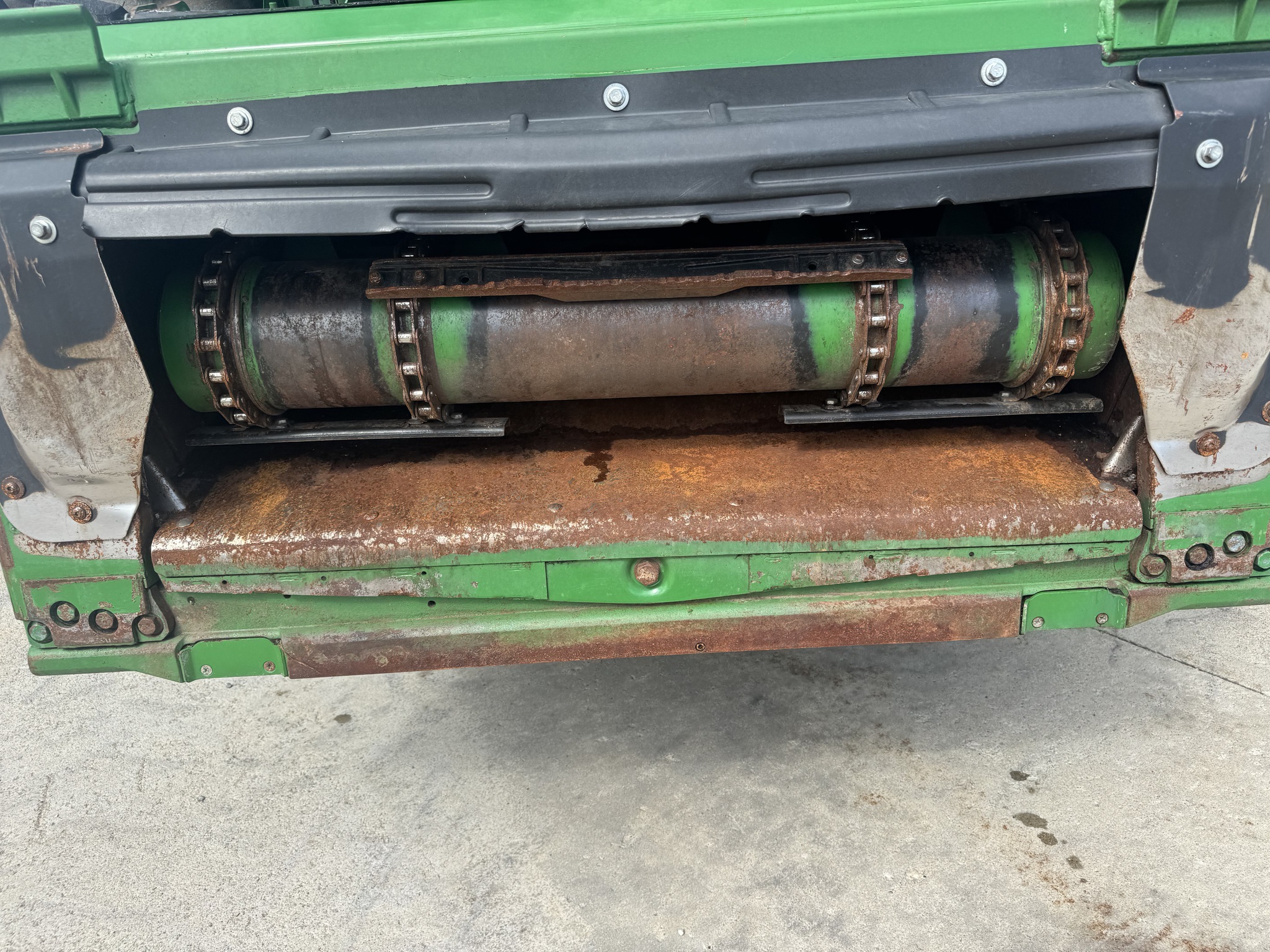 2016 John Deere S670 Combine