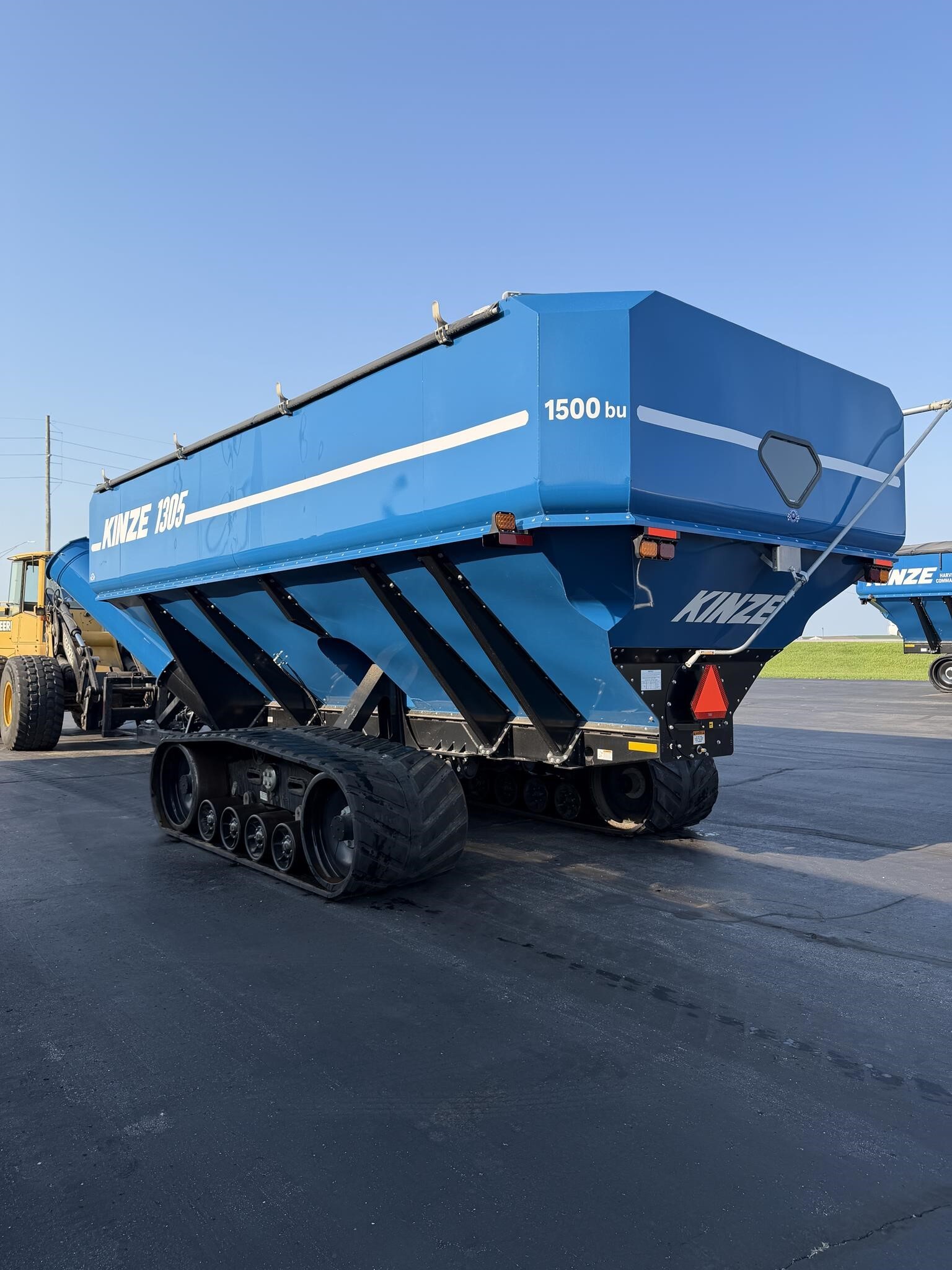 2020 Kinze 1305 Grain Cart