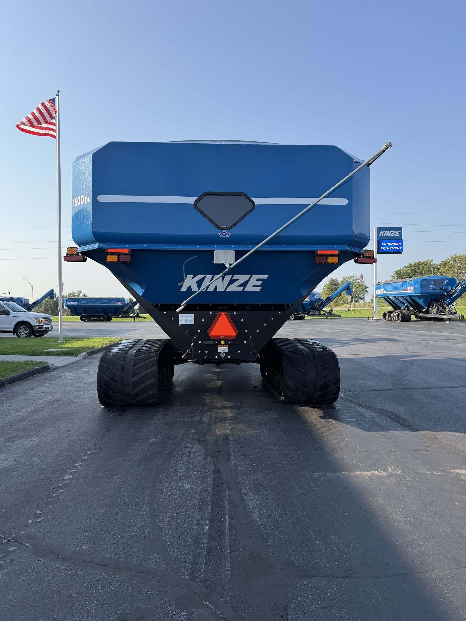2020 Kinze 1305 Grain Cart