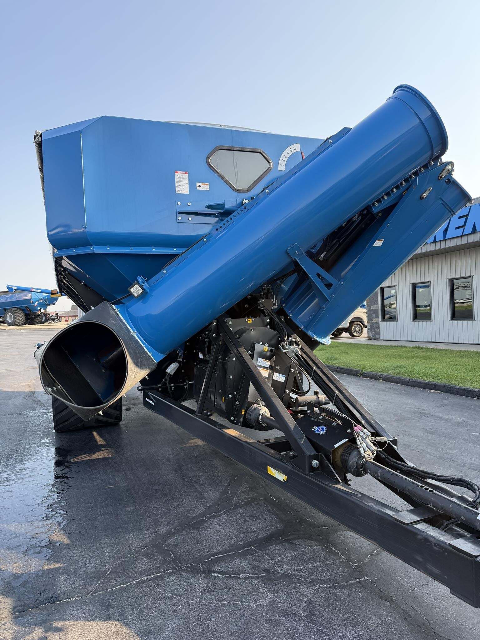 2020 Kinze 1305 Grain Cart