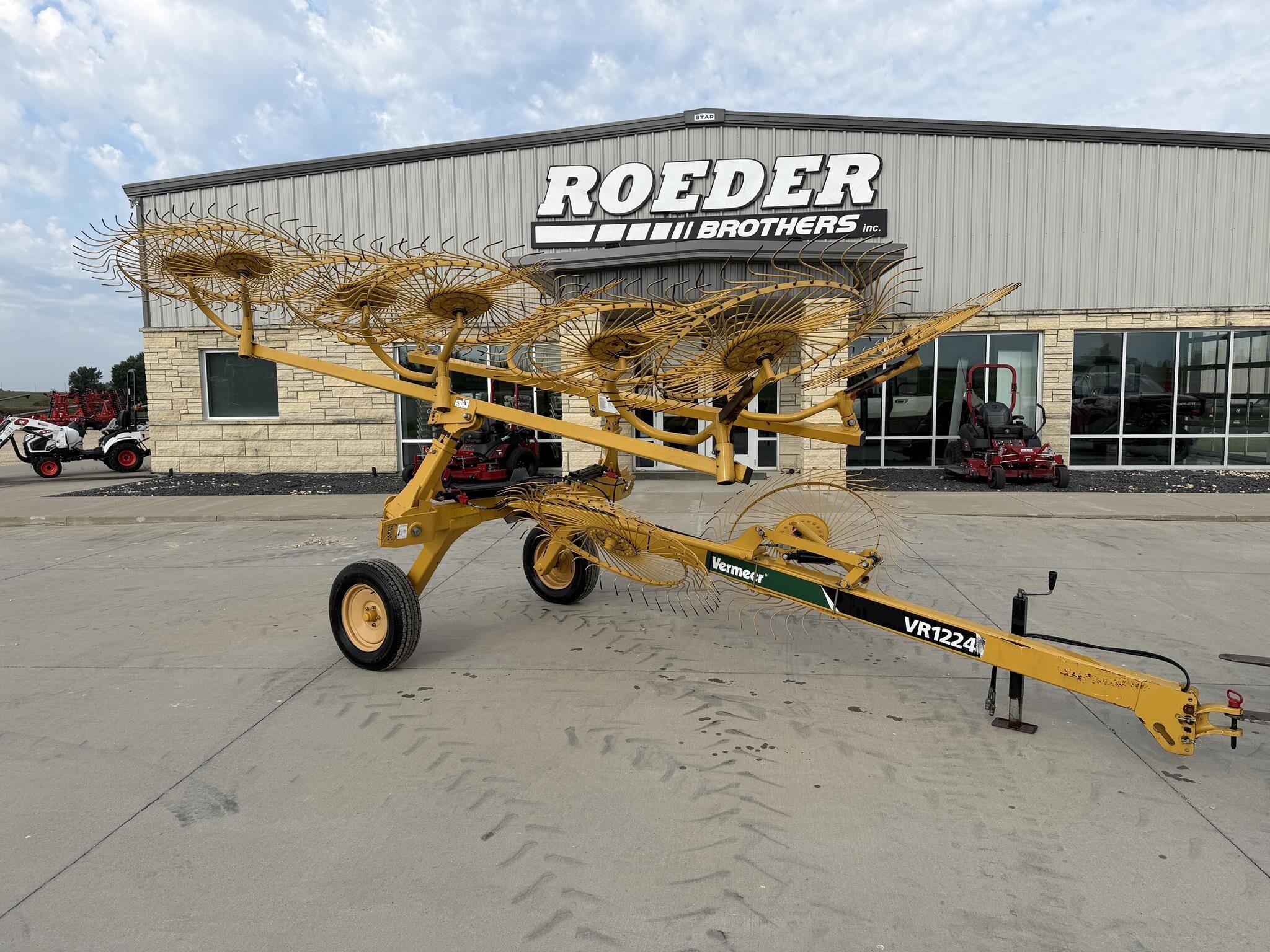2018 Vermeer VR1224 Rake