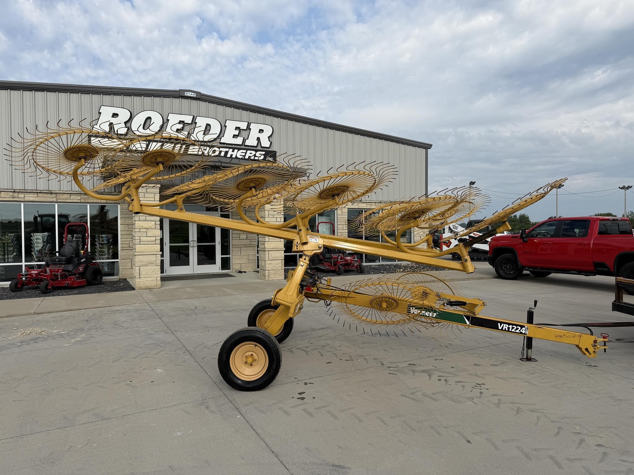 2018 Vermeer VR1224 Rake