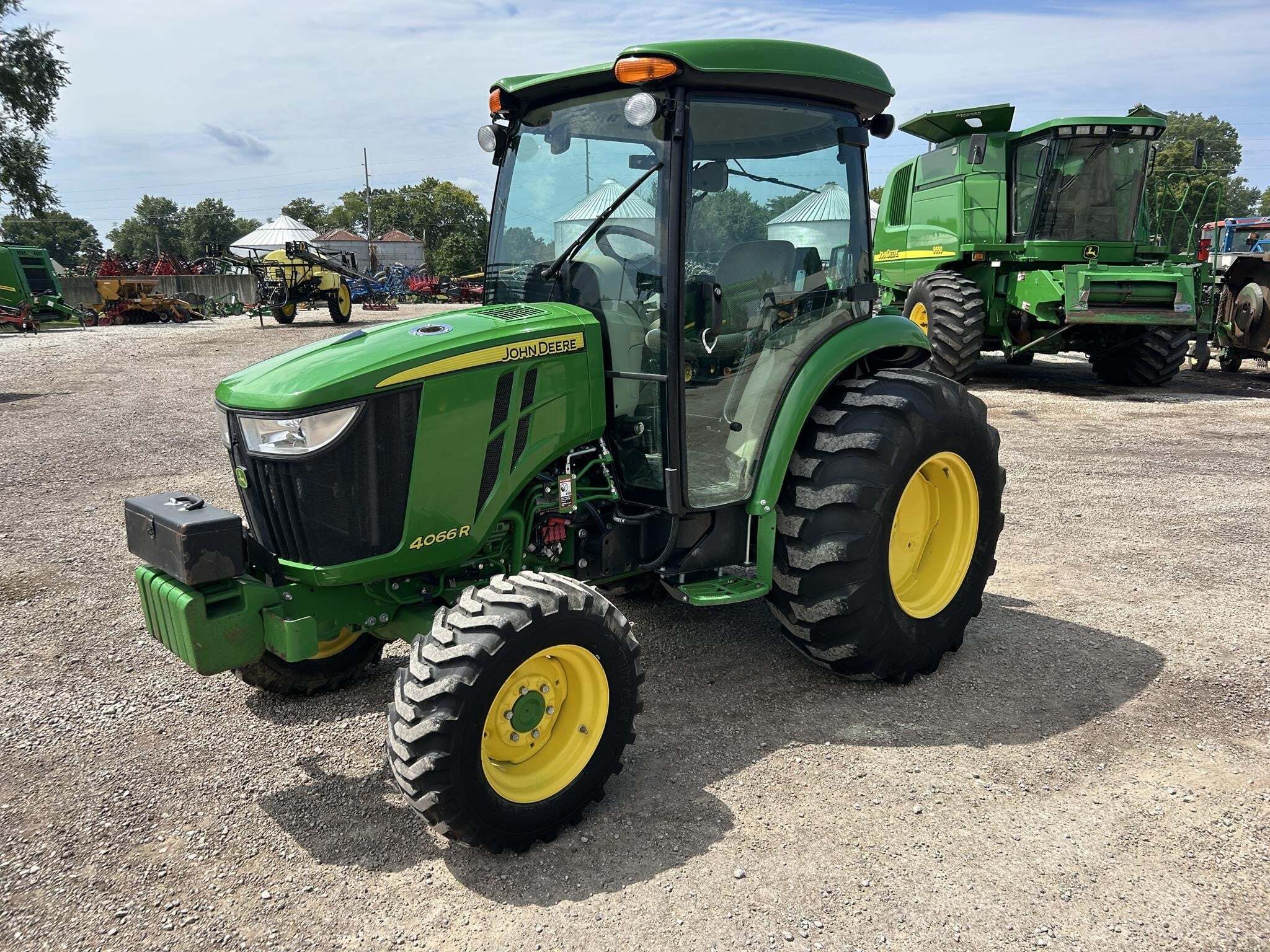 2016 John Deere 4066R Tractor