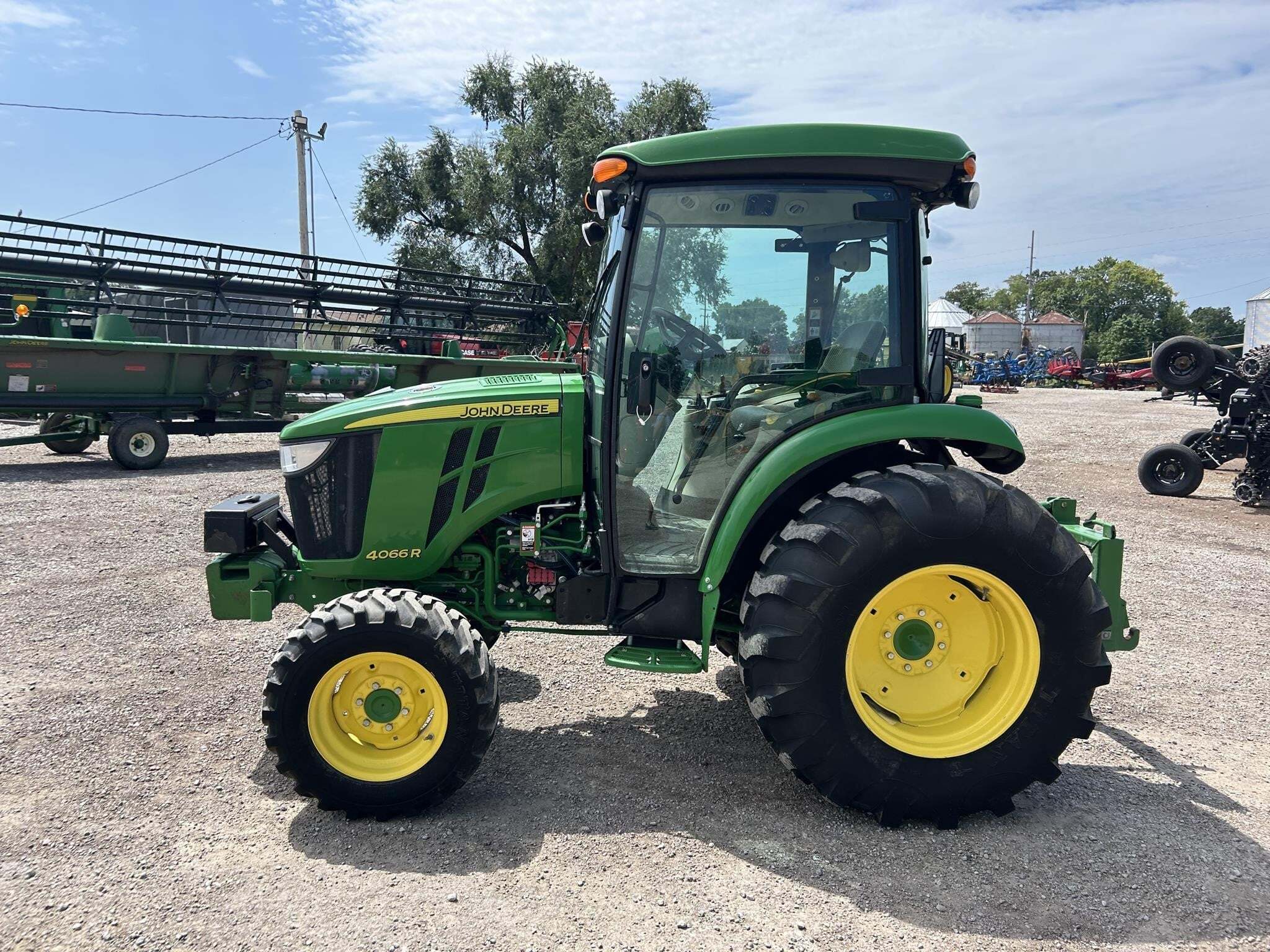 2016 John Deere 4066R Tractor
