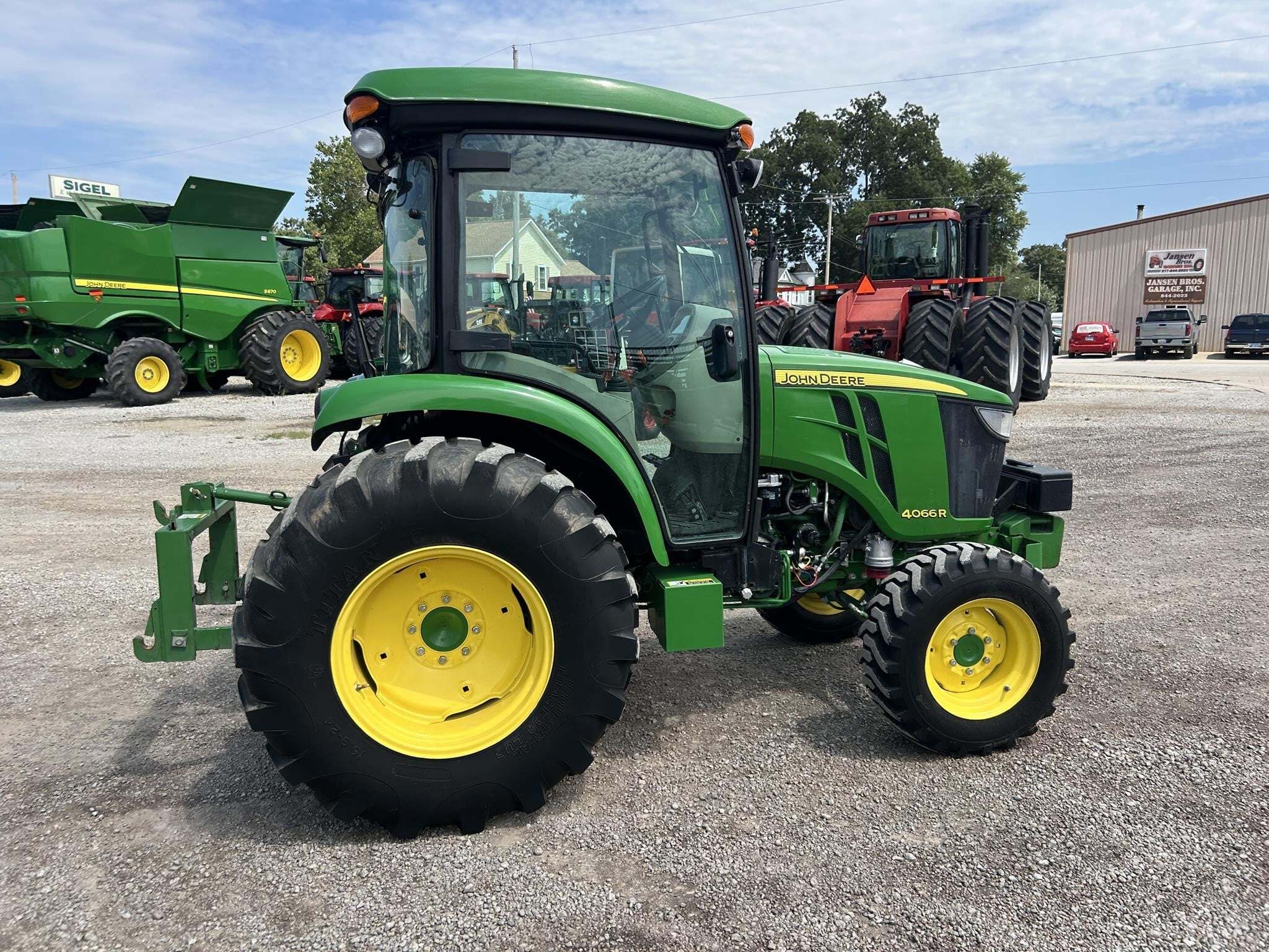 2016 John Deere 4066R Tractor
