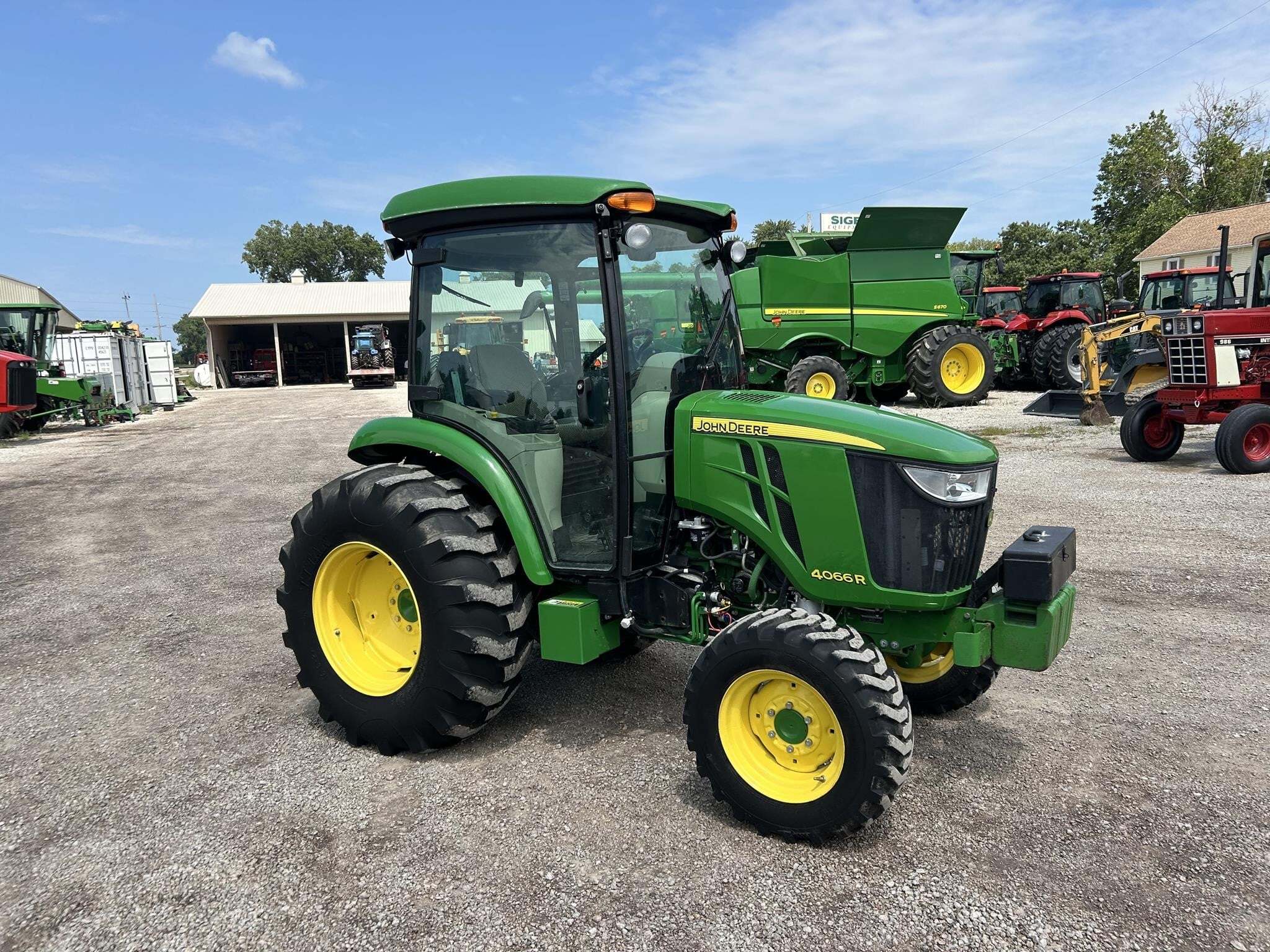 2016 John Deere 4066R Tractor
