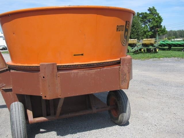 2010 Roto Grind 760 Grinders and Mixer