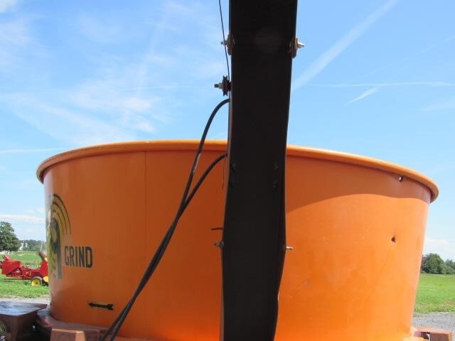 2010 Roto Grind 760 Grinders and Mixer