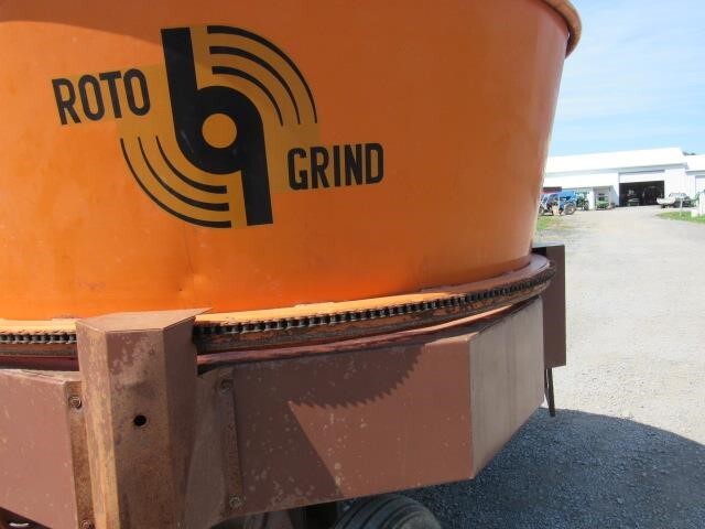 2010 Roto Grind 760 Grinders and Mixer