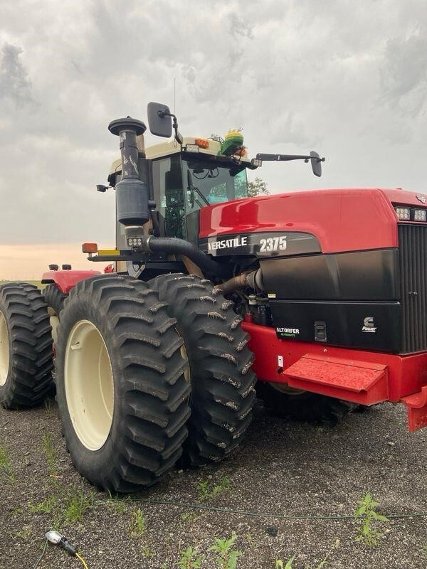 2009 Versatile 2375 Tractor