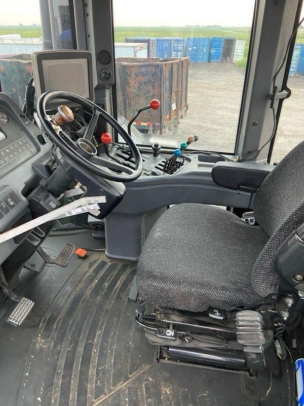2009 Versatile 2375 Tractor