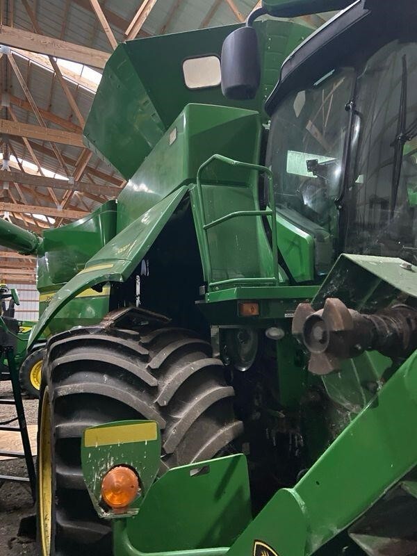 2012 John Deere S680 Combine