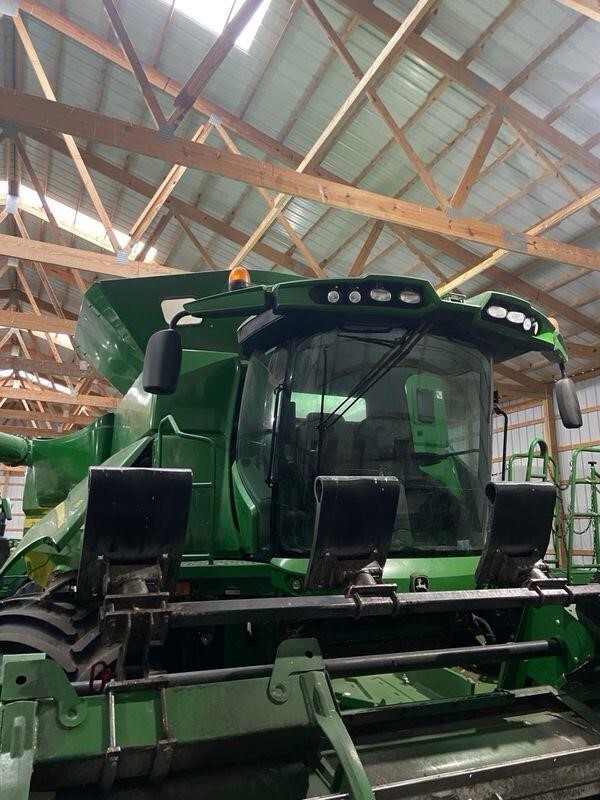 2012 John Deere S680 Combine