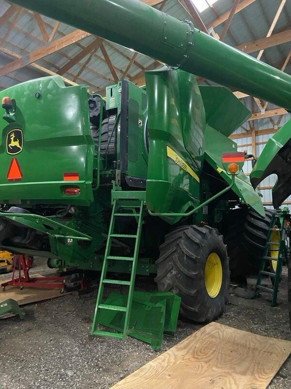 2012 John Deere S680 Combine