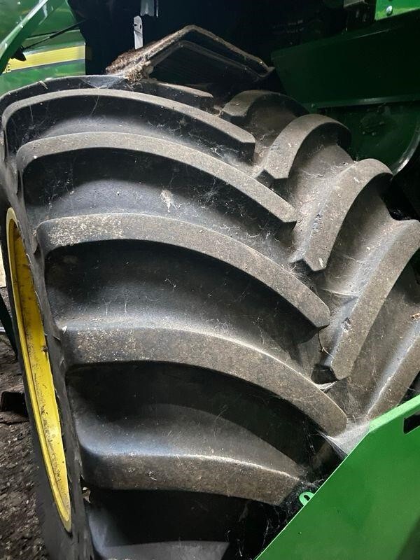 2012 John Deere S680 Combine