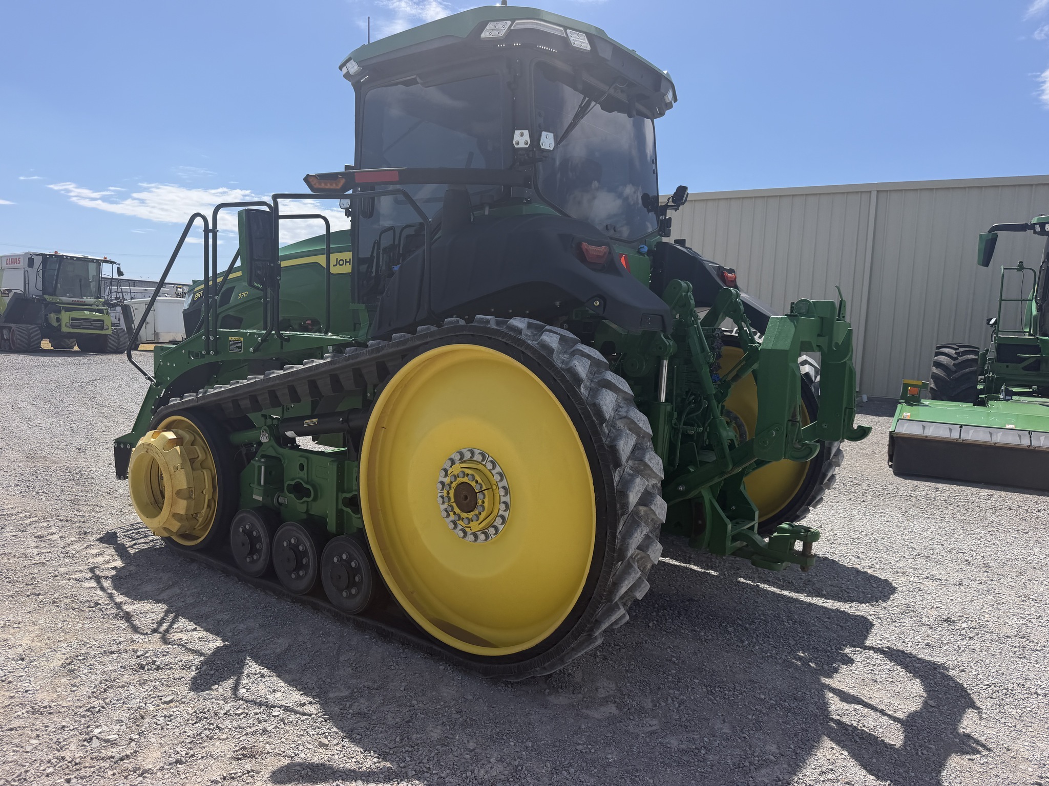 2022 John Deere 8RT 370 Tractor