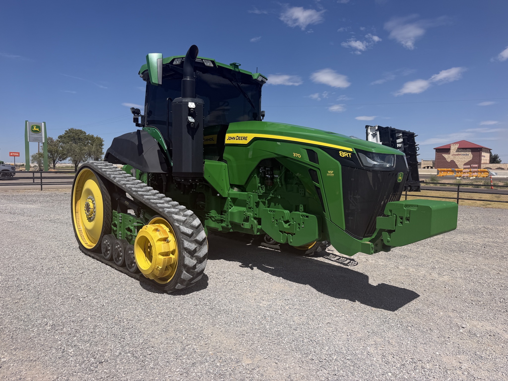 2022 John Deere 8RT 370 Tractor