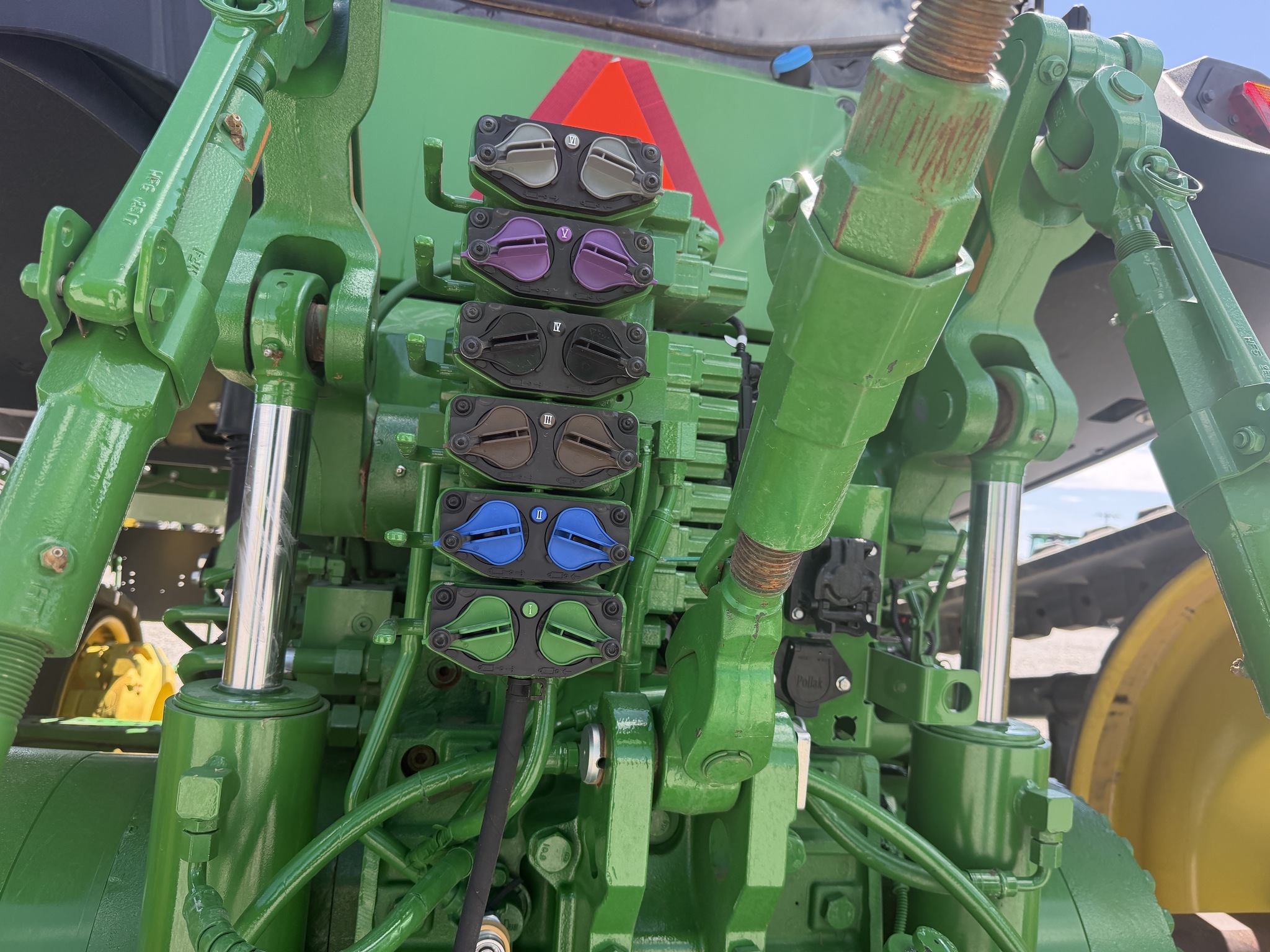 2022 John Deere 8RT 370 Tractor