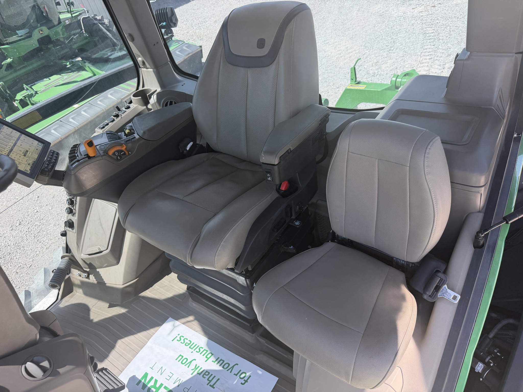 2022 John Deere 8RT 370 Tractor