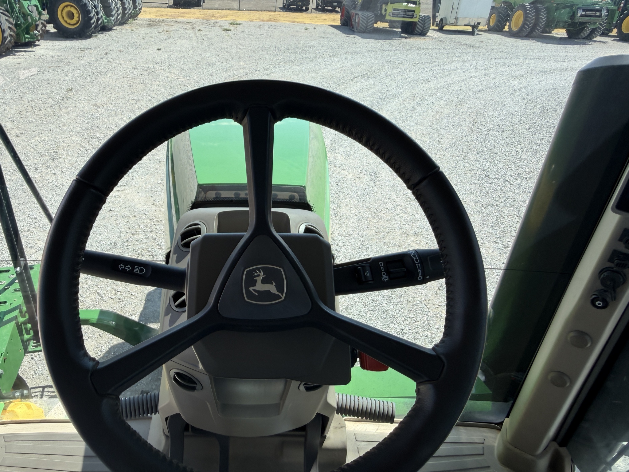 2022 John Deere 8RT 370 Tractor