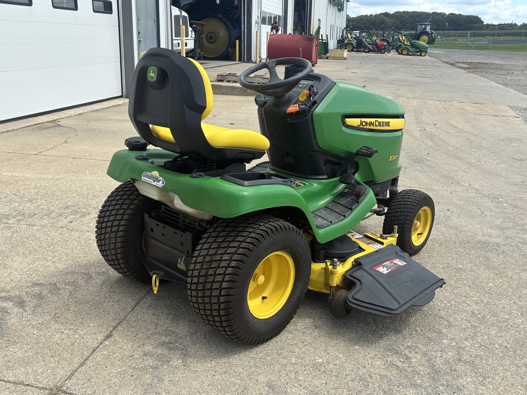 2011 John Deere X320 Lawn Mower