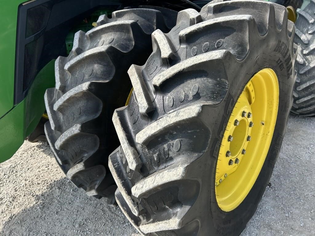 2020 John Deere 8R 370 Tractor