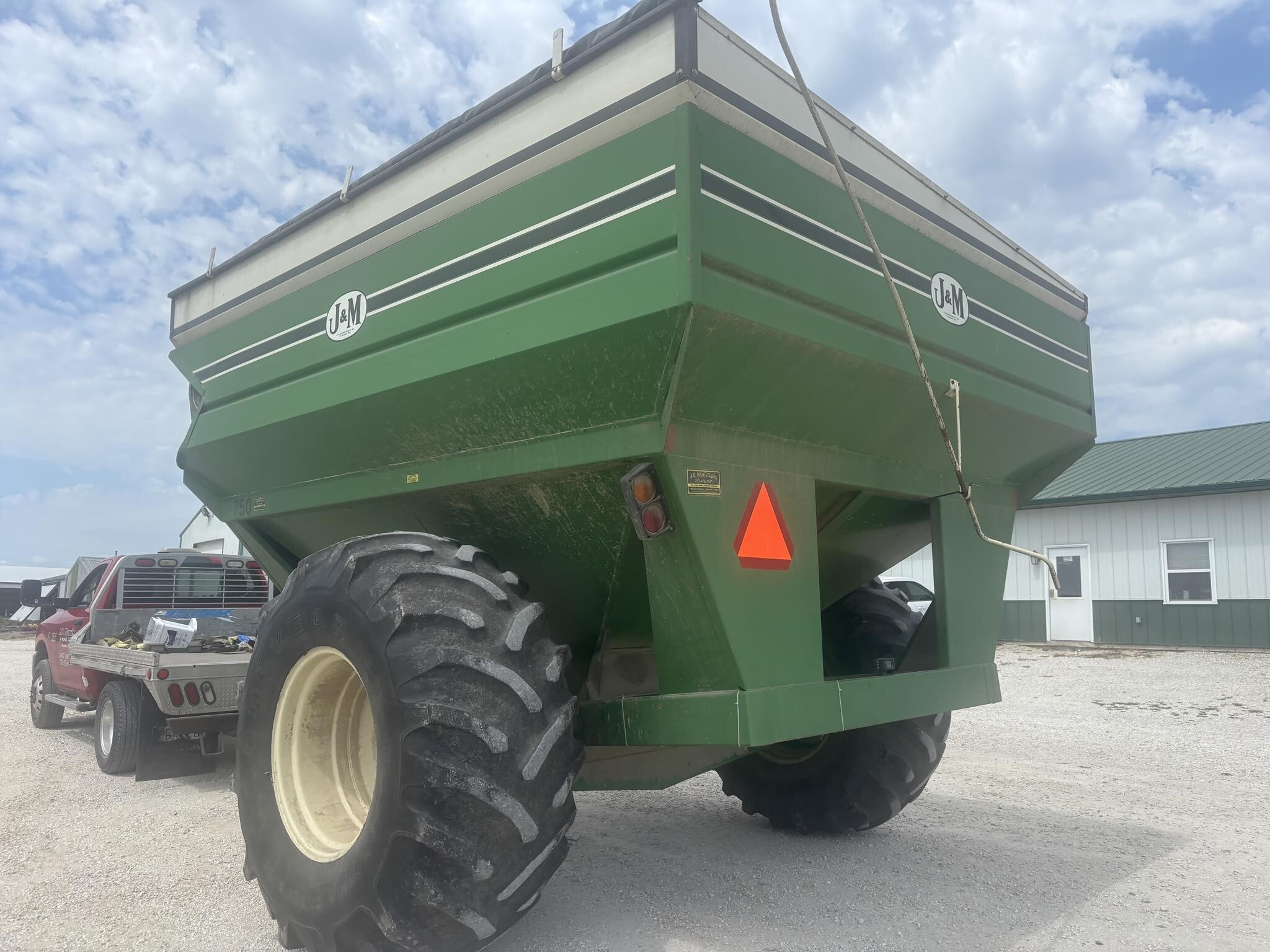  J&M 750 Grain Cart